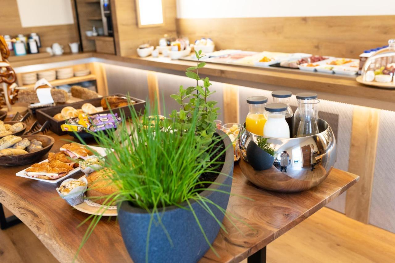 Das Reinisch Hotel - Near Vienna Airport Schwechat Ngoại thất bức ảnh